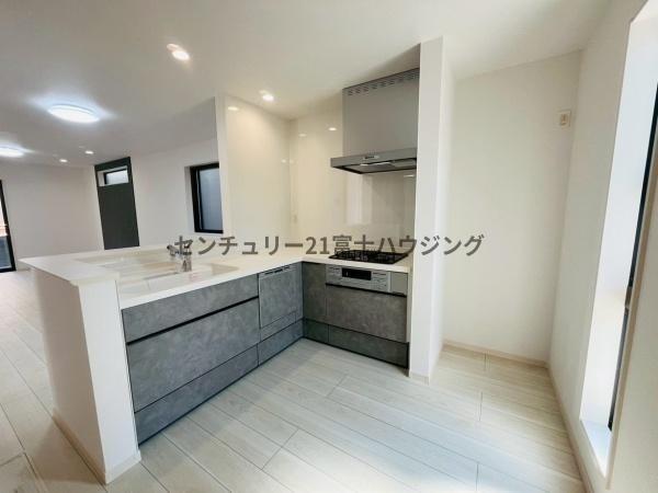 藤沢市鵠沼海岸7丁目　新築戸建1号棟　全3棟
