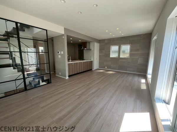 藤沢市片瀬山1丁目　新築戸建1号棟　全3棟