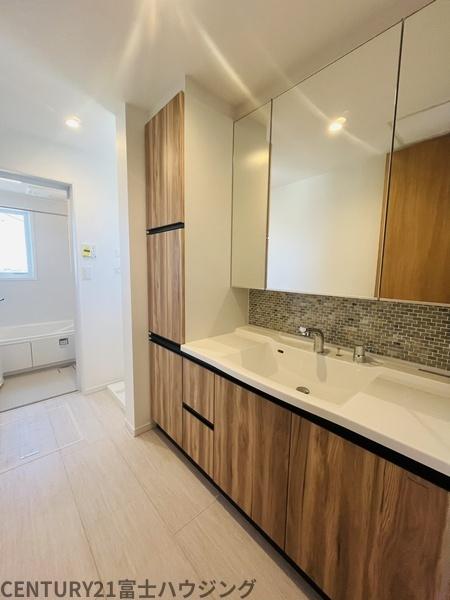 藤沢市片瀬山1丁目　新築戸建2号棟　全3棟