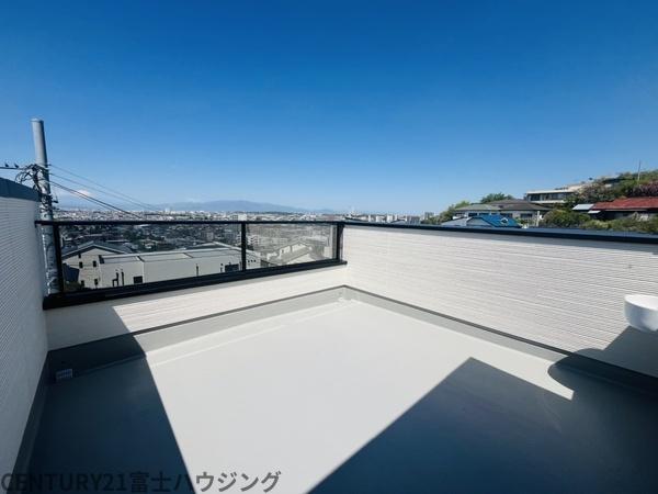 藤沢市片瀬山1丁目　新築戸建2号棟　全3棟