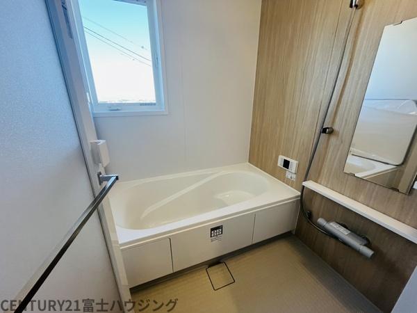 藤沢市片瀬山1丁目　新築戸建2号棟　全3棟
