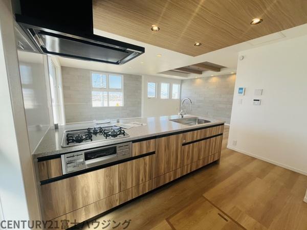 藤沢市片瀬山1丁目　新築戸建3号棟　全3棟