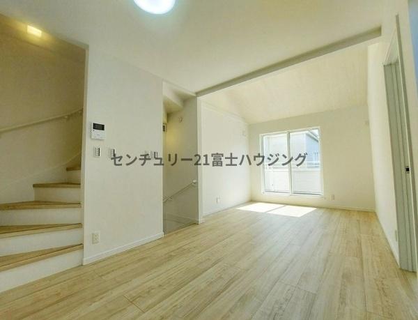 藤沢市西富2丁目　新築戸建　全1棟