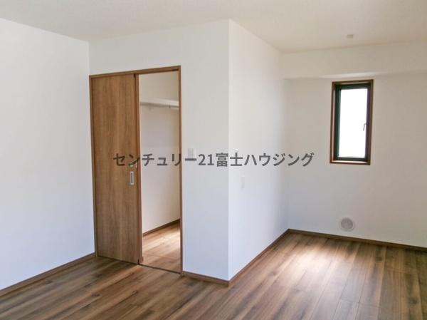 茅ヶ崎市香川３丁目の中古一戸建て