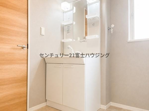 藤沢市円行１丁目の中古一戸建て