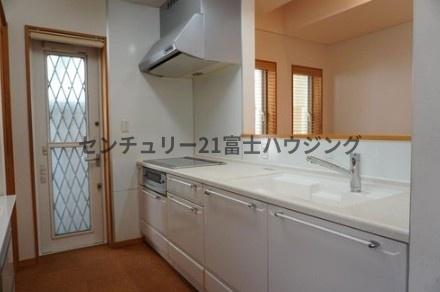藤沢市片瀬海岸２丁目の中古一戸建て