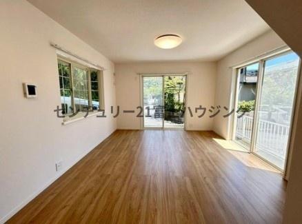 鎌倉市七里ガ浜東５丁目の中古一戸建て