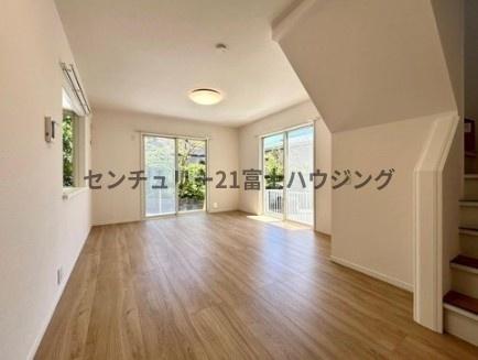 鎌倉市七里ガ浜東５丁目の中古一戸建て