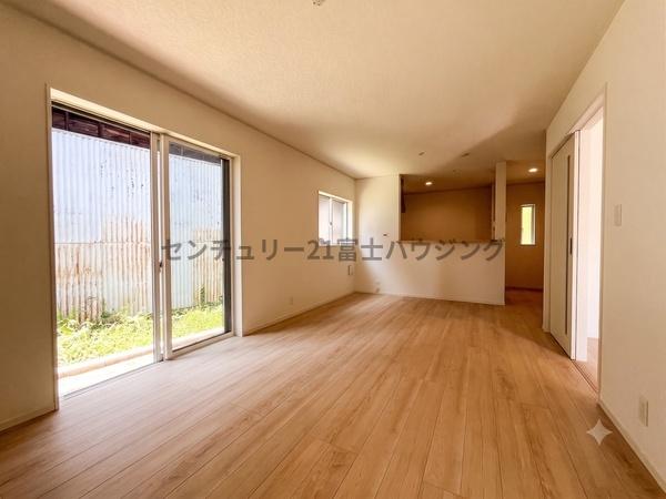 藤沢市城南第61期　新築戸建2号棟　全7棟