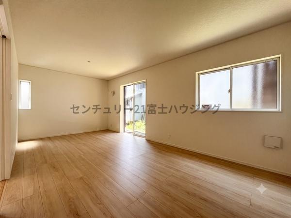 藤沢市城南第61期　新築戸建2号棟　全7棟