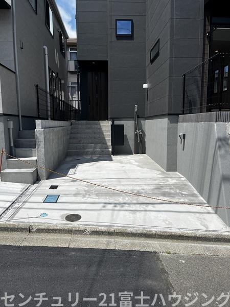 藤沢市羽鳥5丁目　新築戸建B号棟　全2棟