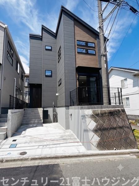 藤沢市羽鳥5丁目　新築戸建B号棟　全2棟