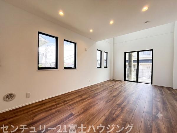 藤沢市羽鳥5丁目　新築戸建B号棟　全2棟
