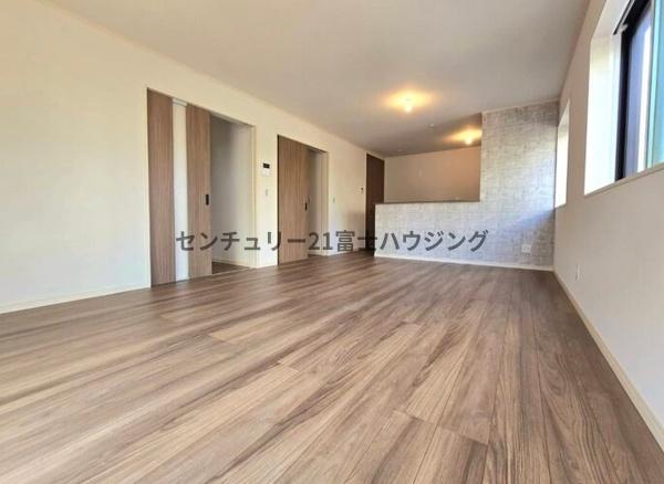 藤沢市湘南台242期　新築戸建　全1棟