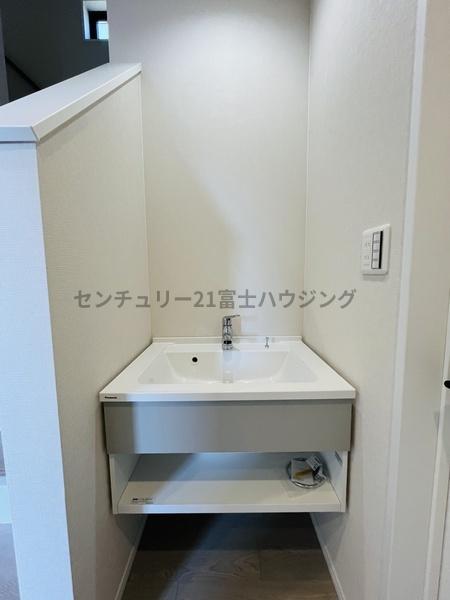 茅ヶ崎市高田１丁目の新築一戸建