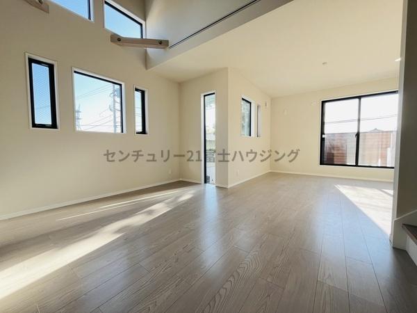 茅ヶ崎市高田１丁目の新築一戸建