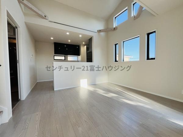 茅ヶ崎市高田１丁目の新築一戸建