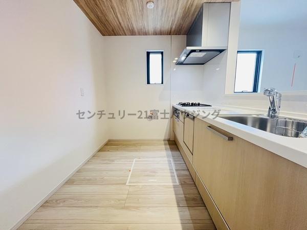 茅ヶ崎市南湖４丁目の新築一戸建