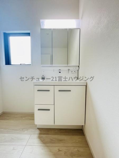 茅ヶ崎市南湖４丁目の新築一戸建