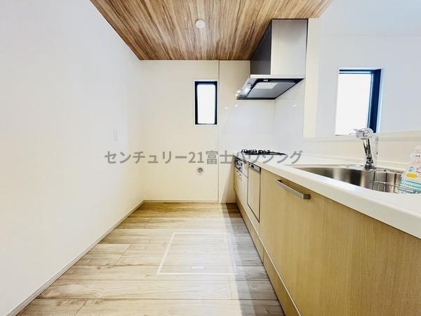 茅ヶ崎市南湖４丁目の新築一戸建