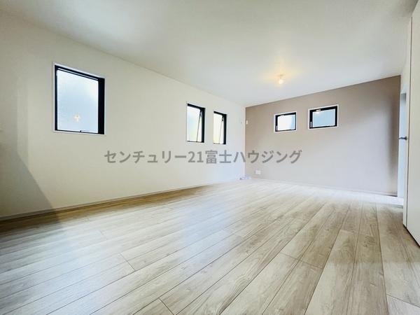 茅ヶ崎市南湖４丁目の新築一戸建