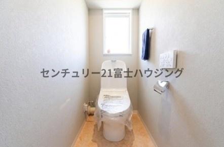 藤沢市鵠沼松が岡４丁目の中古一戸建て