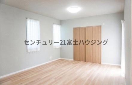 藤沢市鵠沼松が岡４丁目の中古一戸建て
