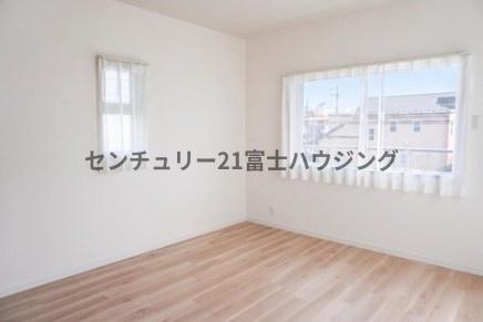 藤沢市鵠沼松が岡４丁目の中古一戸建て