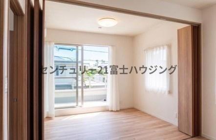 藤沢市鵠沼松が岡４丁目の中古一戸建て
