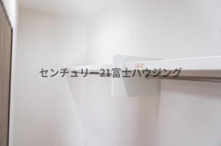 藤沢市鵠沼松が岡４丁目の中古一戸建て