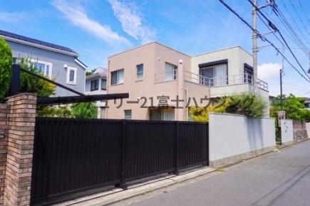 藤沢市鵠沼松が岡４丁目の中古一戸建て