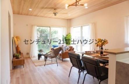 藤沢市鵠沼松が岡４丁目の中古一戸建て