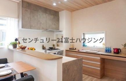 藤沢市鵠沼松が岡４丁目の中古一戸建て