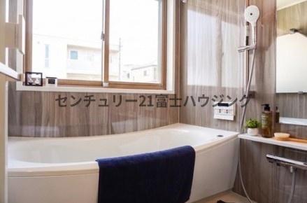 藤沢市鵠沼松が岡４丁目の中古一戸建て