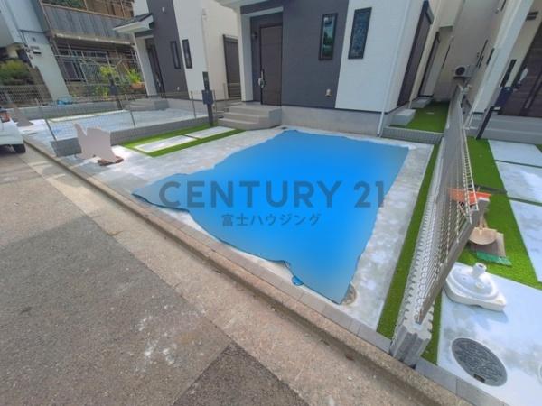 藤沢市大庭5221番　新築戸建B号棟　全3棟