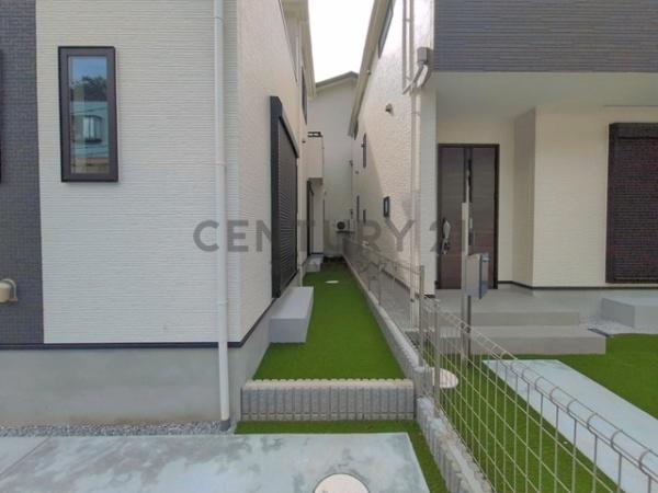 藤沢市大庭5221番　新築戸建B号棟　全3棟