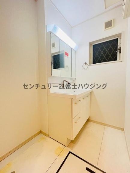 藤沢市片瀬４丁目の中古一戸建て