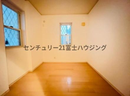 藤沢市片瀬４丁目の中古一戸建て