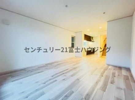 藤沢市片瀬４丁目の中古一戸建て