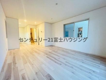 藤沢市片瀬４丁目の中古一戸建て