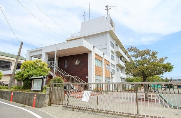 鎌倉市津西１丁目の土地(腰越中学校)