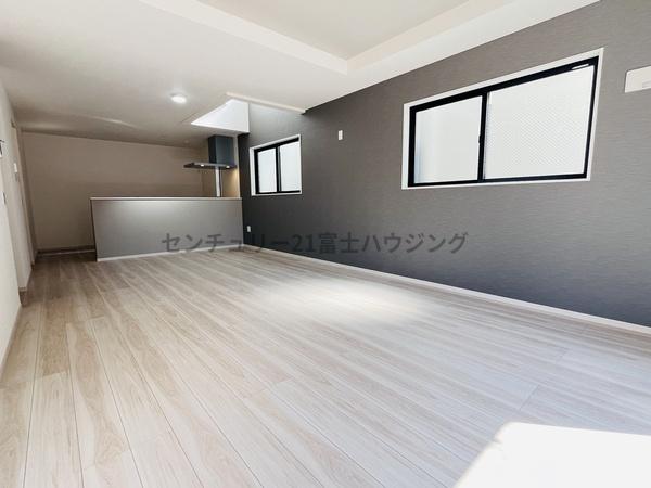 茅ヶ崎市松が丘3期　新築戸建1号棟　全2棟