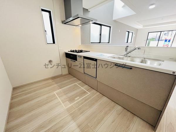 茅ヶ崎市松が丘3期　新築戸建1号棟　全2棟