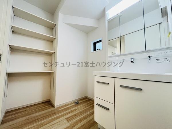 茅ヶ崎市松が丘3期　新築戸建2号棟　全2棟