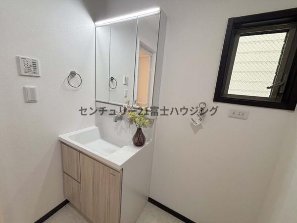 茅ヶ崎市小桜町の中古一戸建て