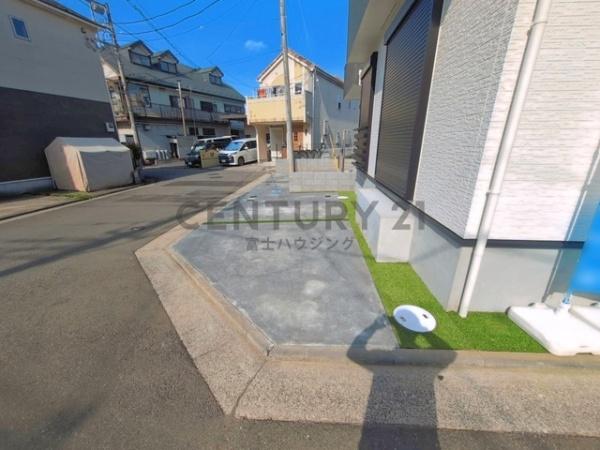 藤沢市葛原2331番　新築戸建B号棟　全2棟