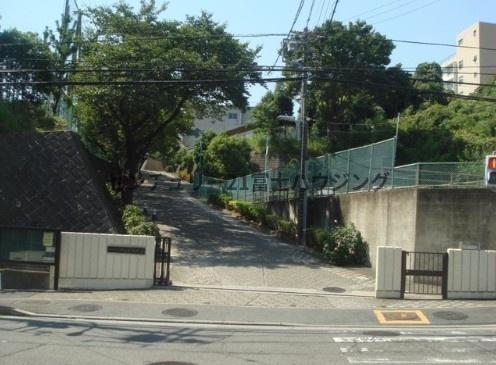 横浜市港南区芹が谷５丁目の中古一戸建て(芹沢中学校)