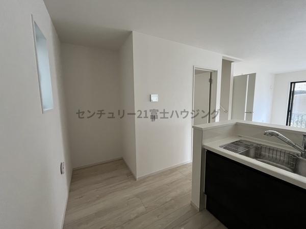 茅ヶ崎市高田3期　新築戸建4号棟　全4棟