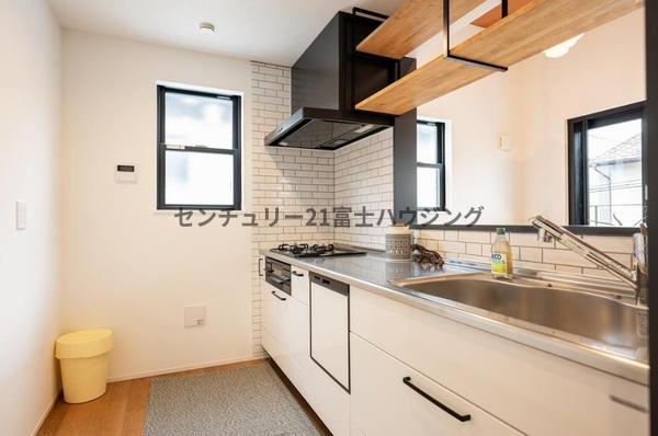 藤沢市羽鳥2丁目　新築戸建3号棟　全3棟