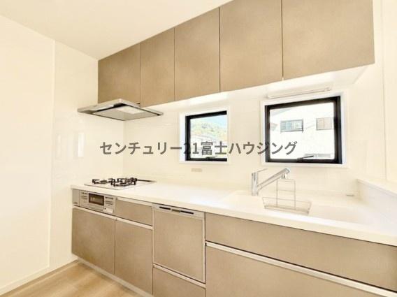 藤沢市本藤沢３丁目の中古一戸建て